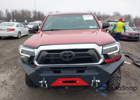 2015 Toyota Tacoma Base V6 из США, поврежденный, VIN 3TMLU4ENXFM170899